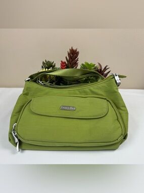 Baggallini Lime Green Shoulder Bag with Front Pocket(Z-6)